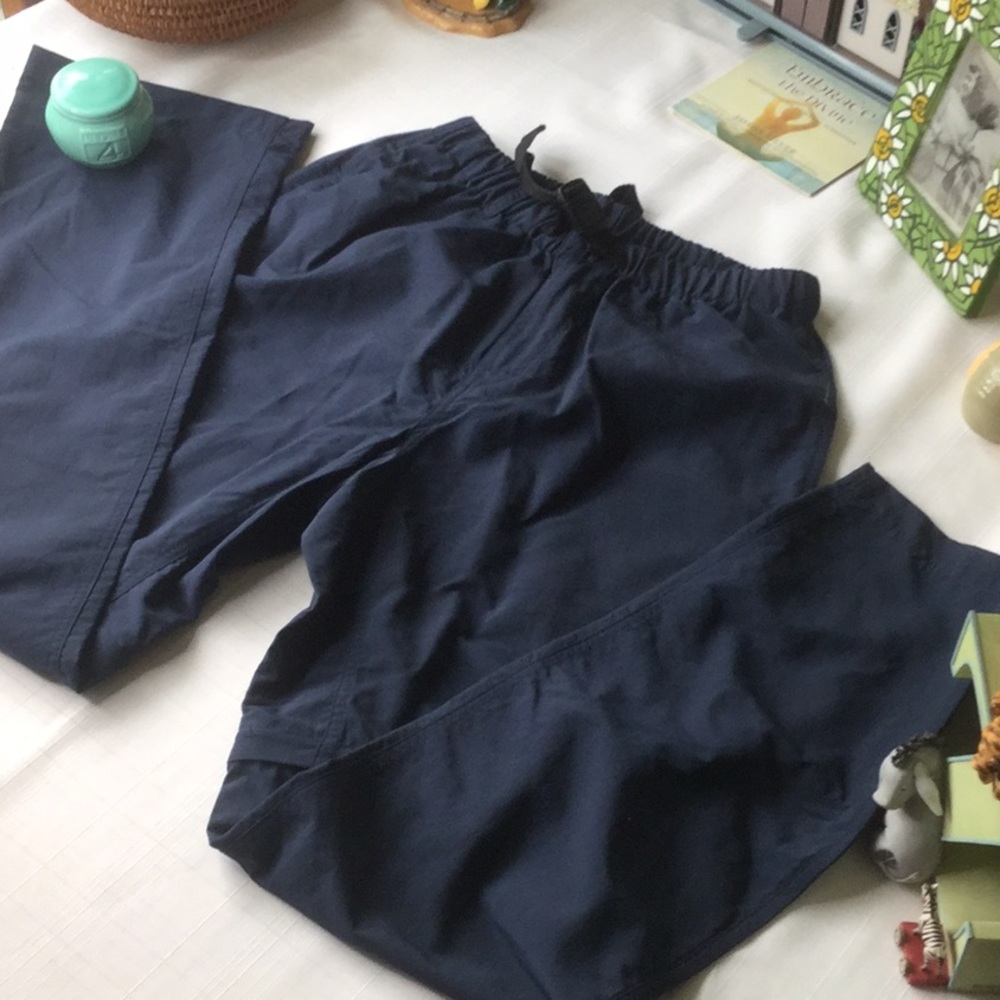 Travelsmith pants zip off leg with 5 roomy pockets
